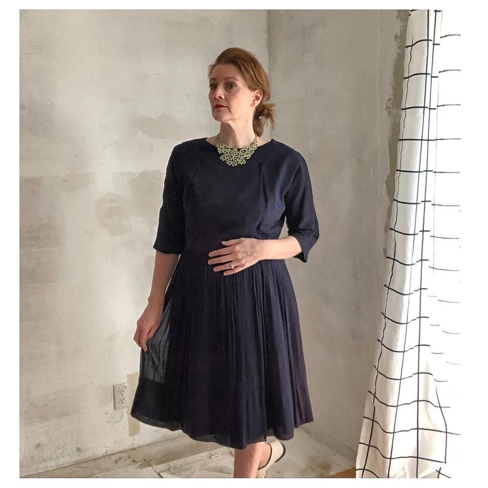 1950's Dress Silk Chiffan Vintage, Navy, PLeated Skirt Medium 8-10 3/4 Sleeve